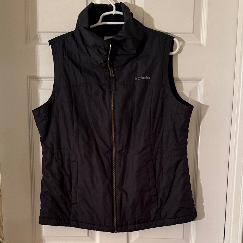 Columbia Women's Black Fleece Lined Vest. Size XL